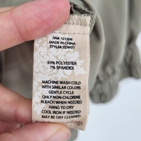 Soft Surroundings sage green khaki drawstring hem button down top size Medium - Picture 14 of 15